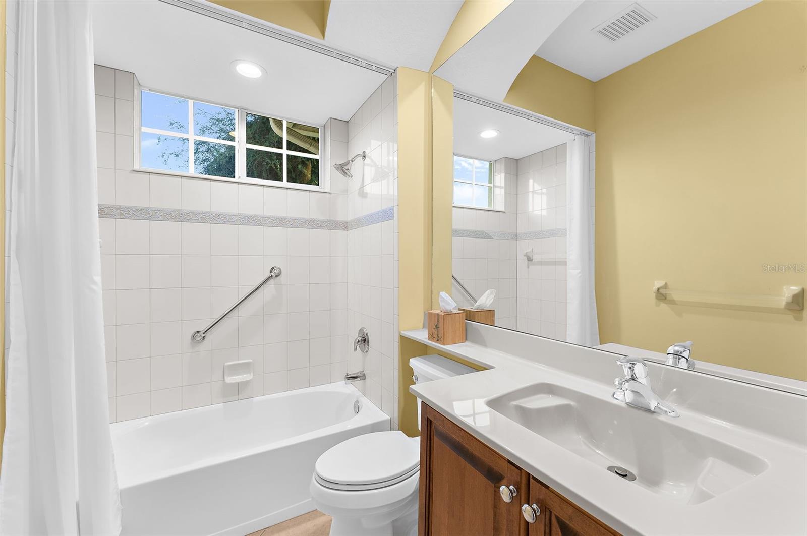 2524 JEFFERSON CIRCLE, Sarasota, FL 34239