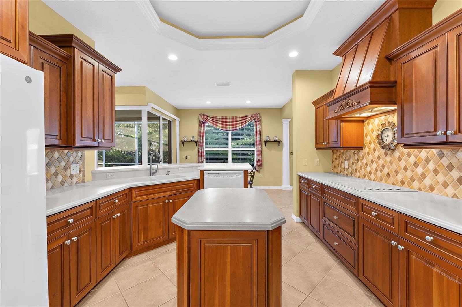 2524 JEFFERSON CIRCLE, Sarasota, FL 34239