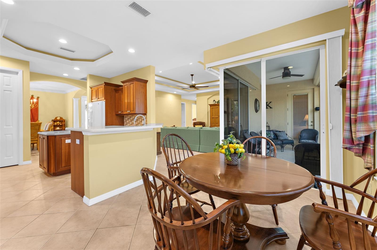 2524 JEFFERSON CIRCLE, Sarasota, FL 34239