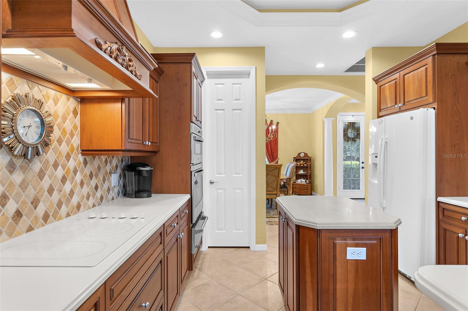 2524 JEFFERSON CIRCLE, Sarasota, FL 34239