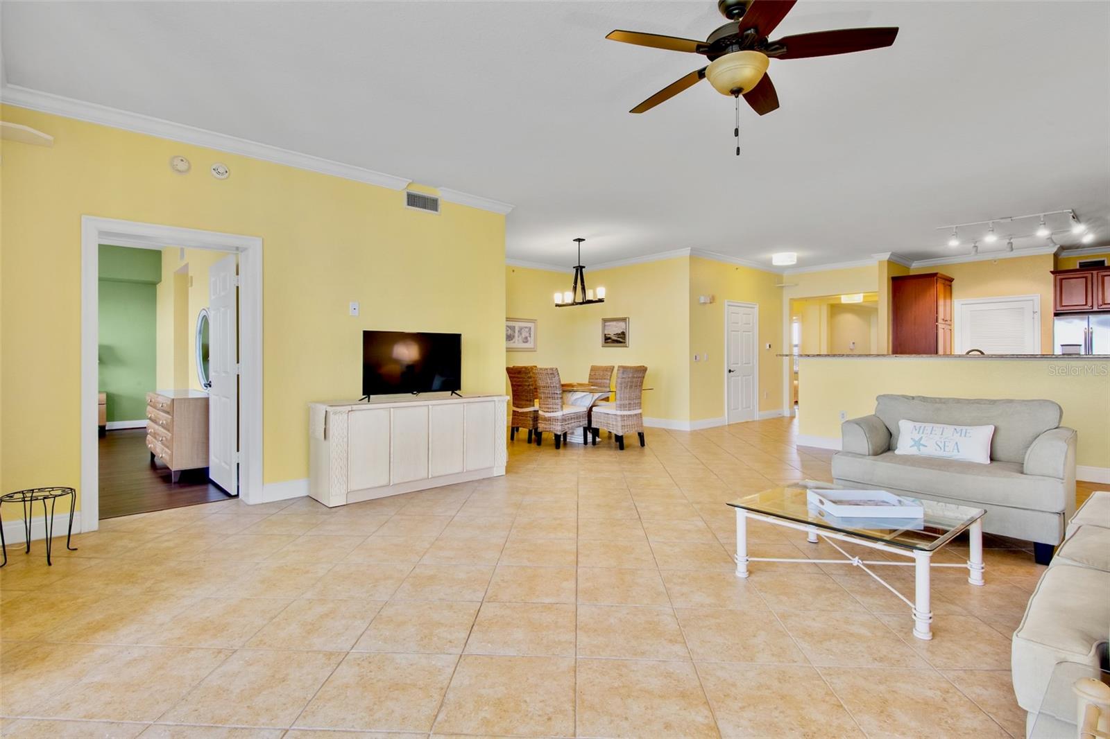 Huge Great Room! Huge Great Room!