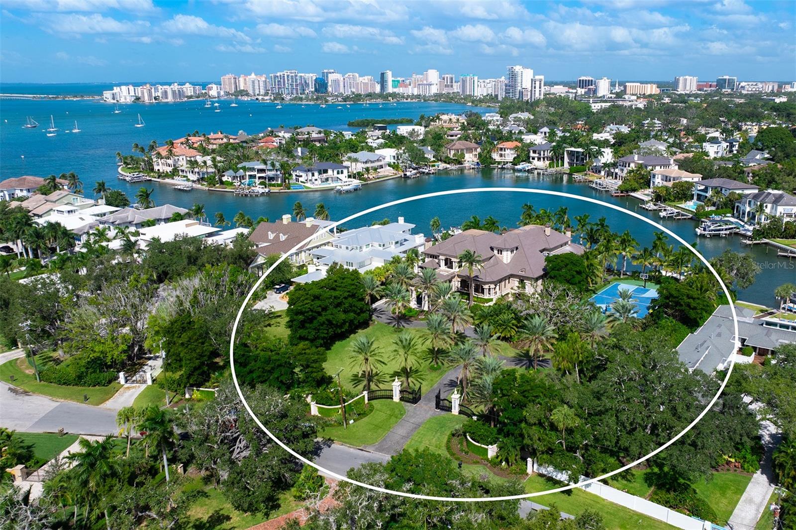 1423 HILLVIEW DRIVE, Sarasota, FL 34239 1423 HILLVIEW DRIVE, Sarasota, FL 34239