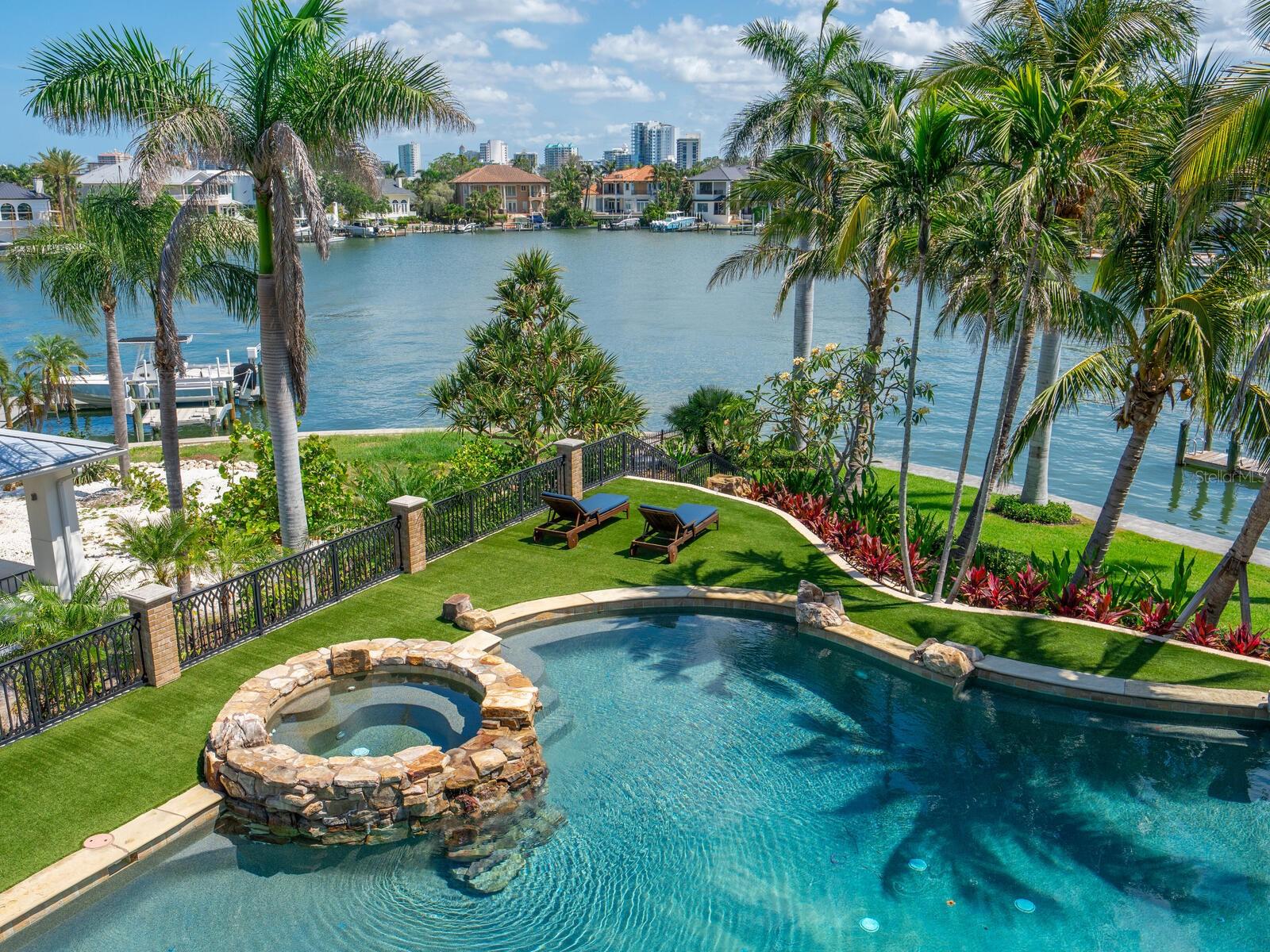 1423 HILLVIEW DRIVE, Sarasota, FL 34239