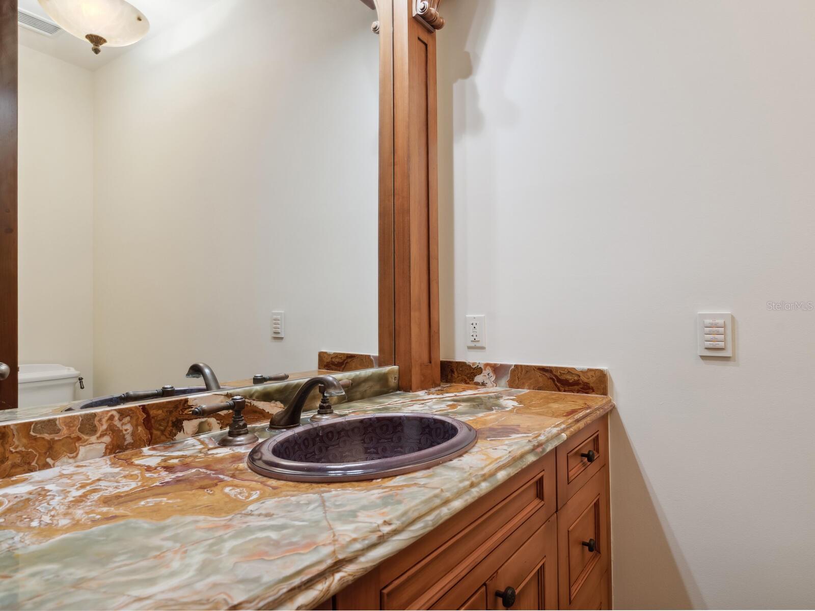 1423 HILLVIEW DRIVE, Sarasota, FL 34239