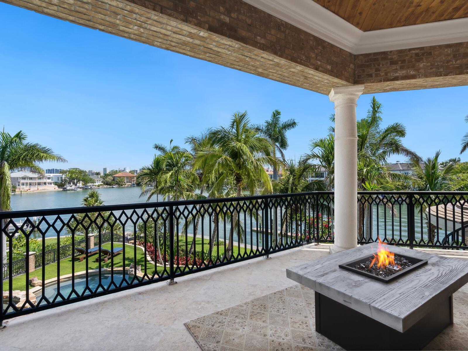 1423 HILLVIEW DRIVE, Sarasota, FL 34239