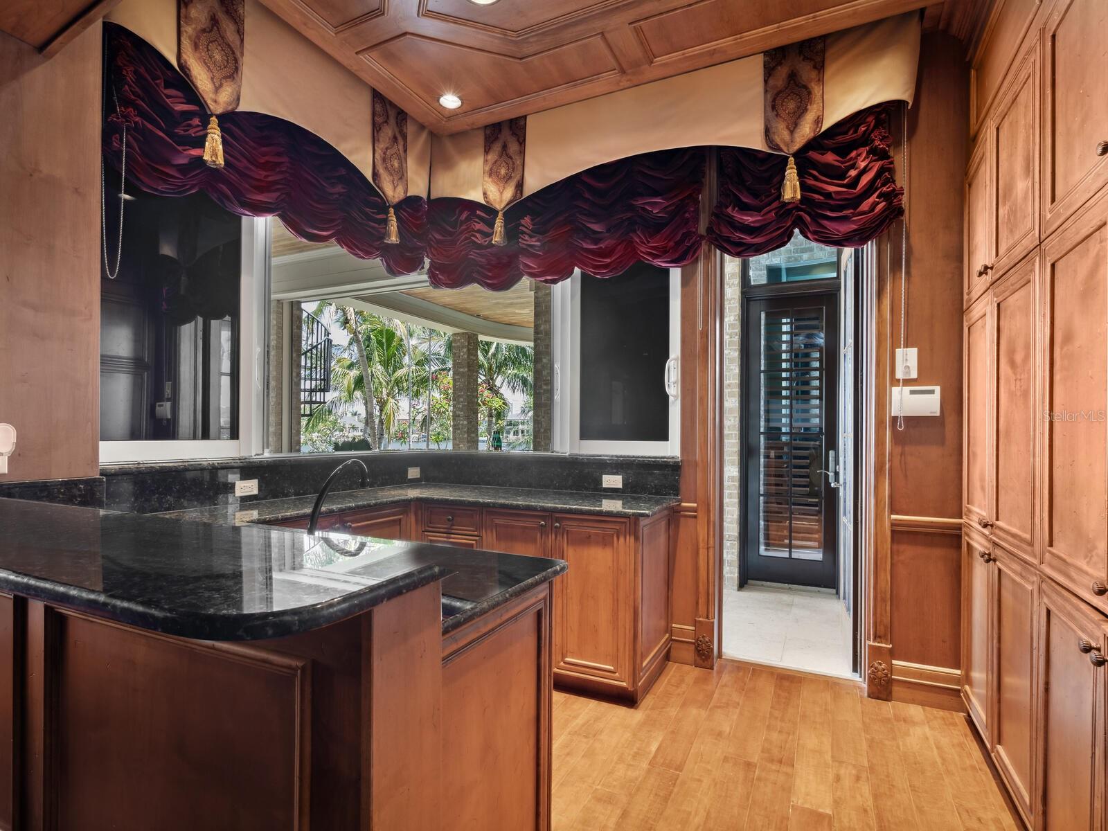 1423 HILLVIEW DRIVE, Sarasota, FL 34239