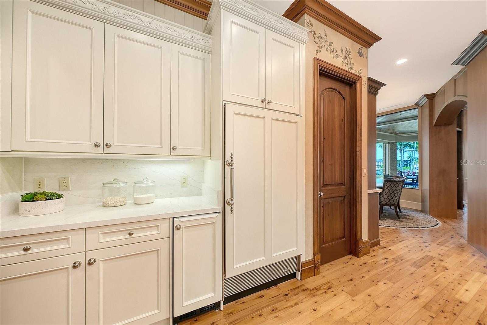 1423 HILLVIEW DRIVE, Sarasota, FL 34239