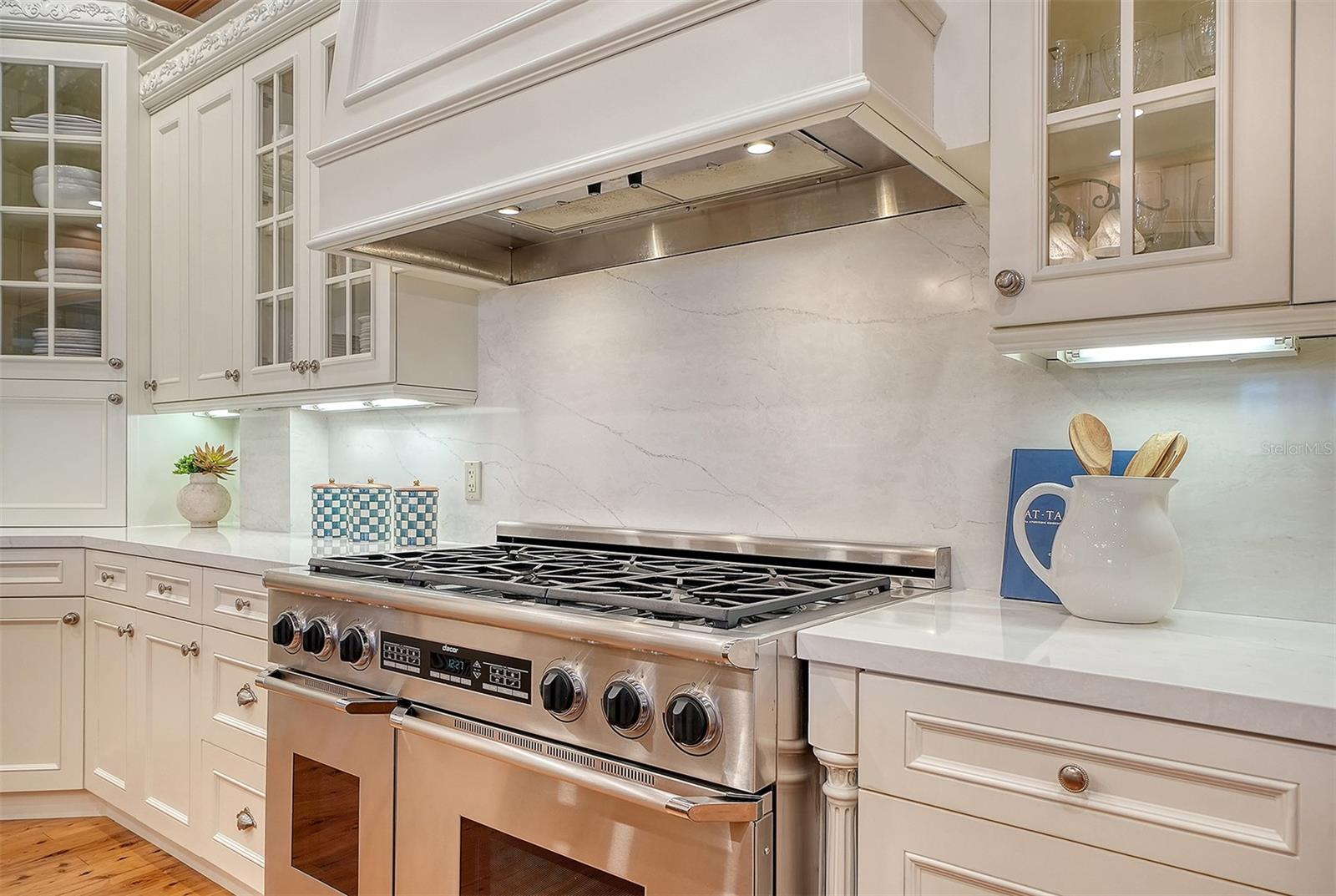 1423 HILLVIEW DRIVE, Sarasota, FL 34239