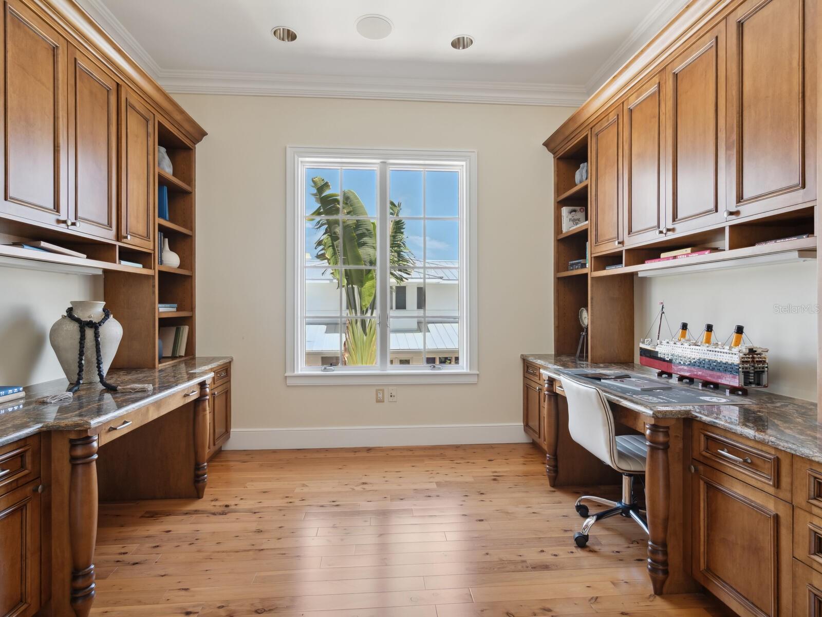 1423 HILLVIEW DRIVE, Sarasota, FL 34239