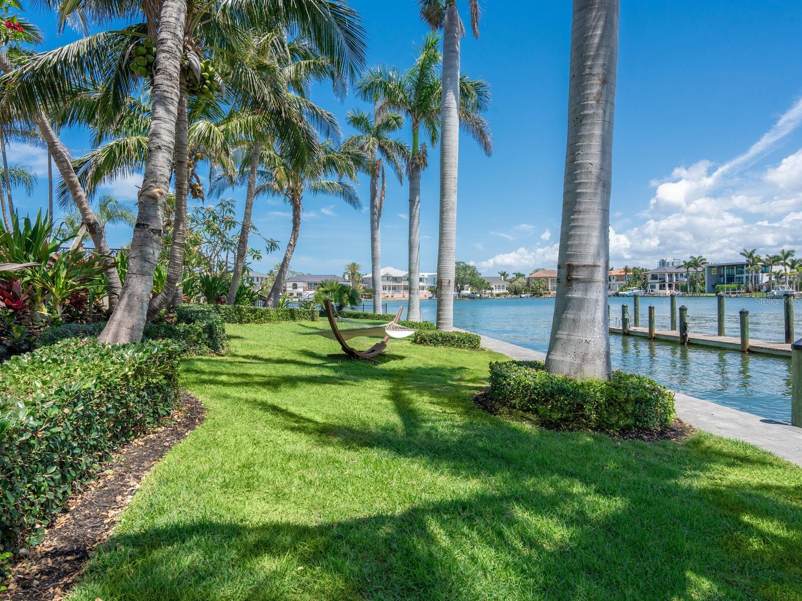 1423 HILLVIEW DRIVE, Sarasota, FL 34239