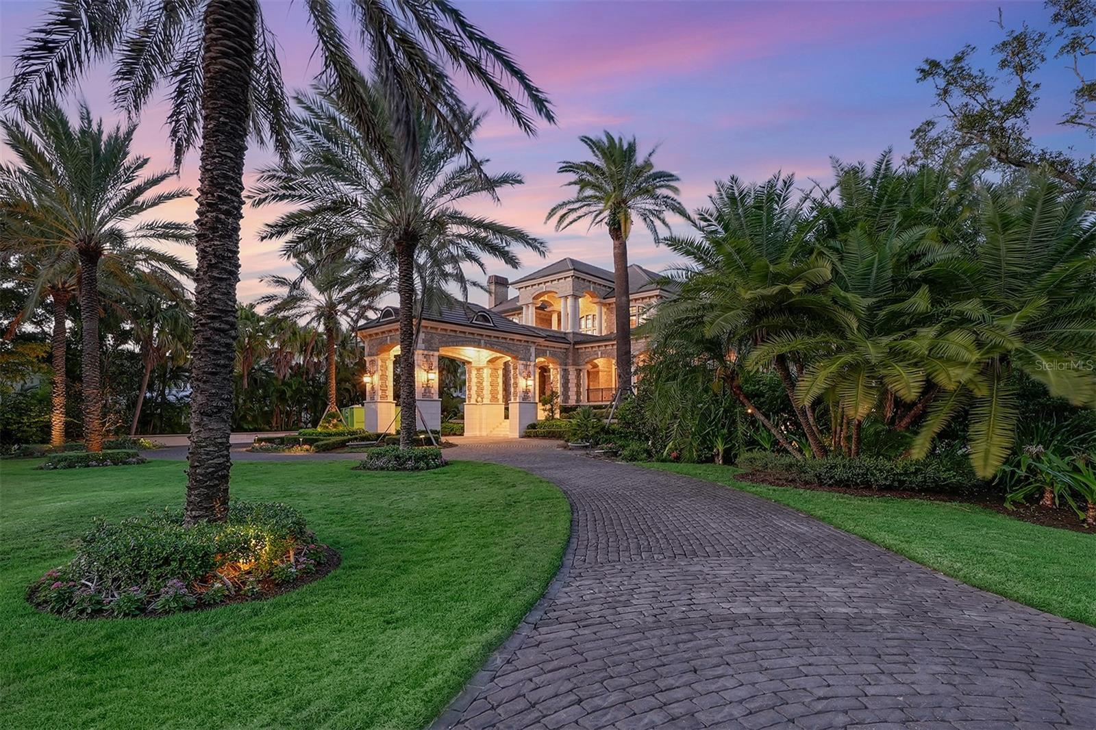 1423 HILLVIEW DRIVE, Sarasota, FL 34239 1423 HILLVIEW DRIVE, Sarasota, FL 34239