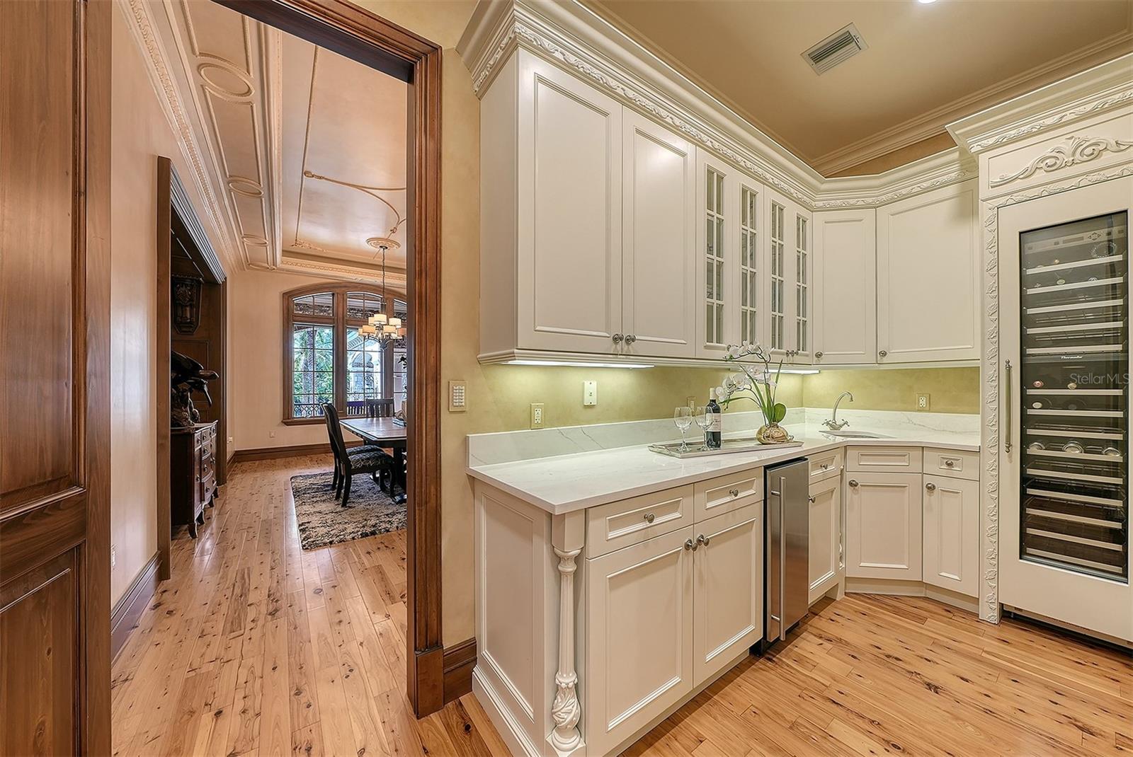 1423 HILLVIEW DRIVE, Sarasota, FL 34239