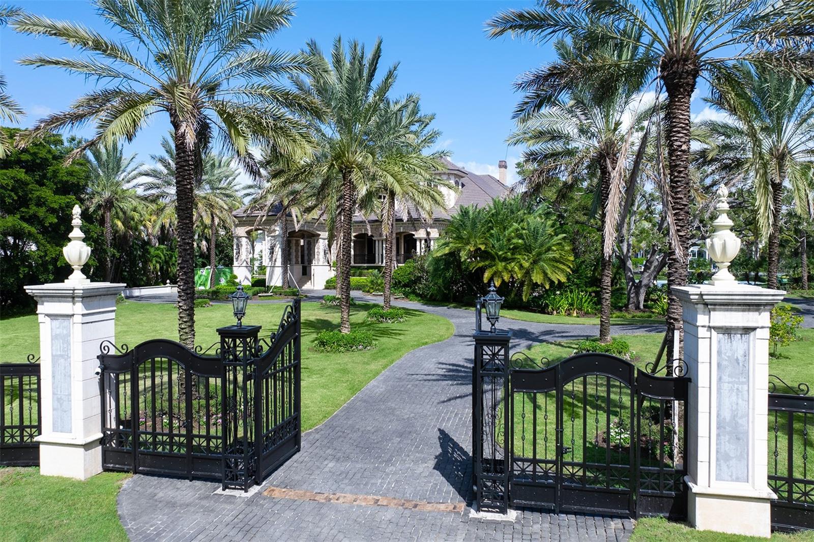 1423 HILLVIEW DRIVE, Sarasota, FL 34239