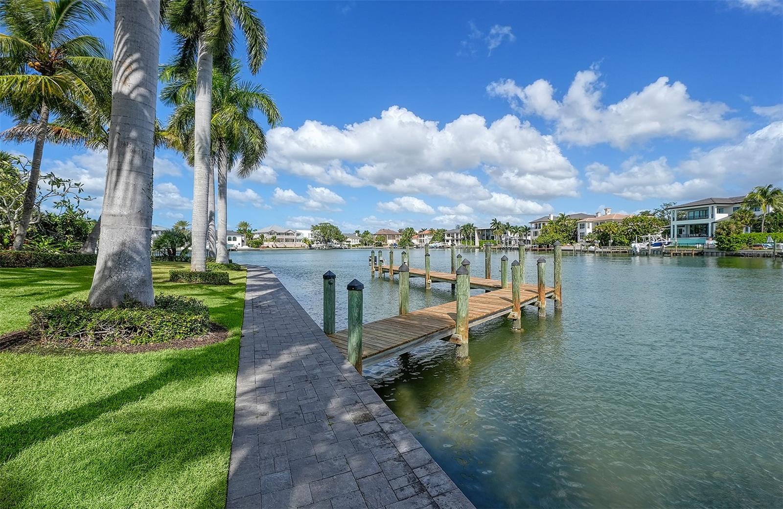 1423 HILLVIEW DRIVE, Sarasota, FL 34239