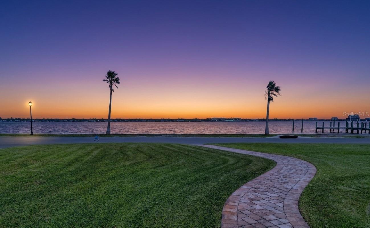 2305 RIVERVIEW BOULEVARD, Bradenton, FL 34205