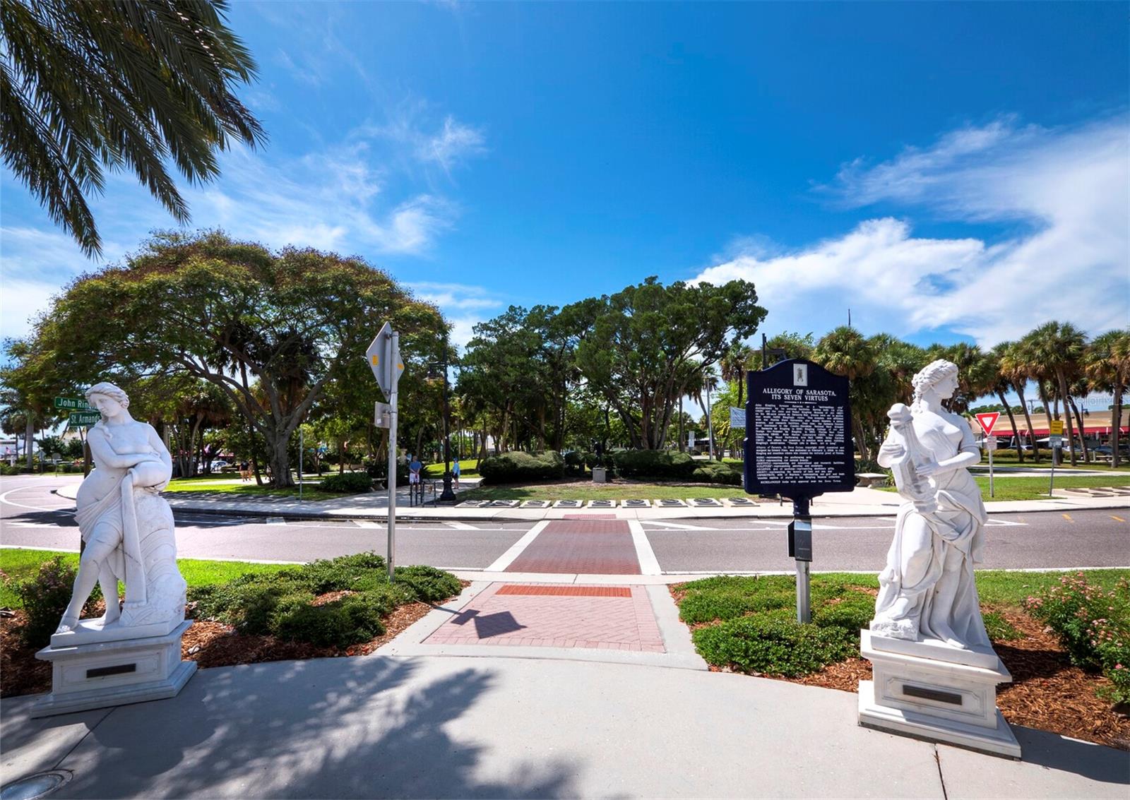 475 BENJAMIN FRANKLIN DRIVE, #215, Sarasota, FL 34236