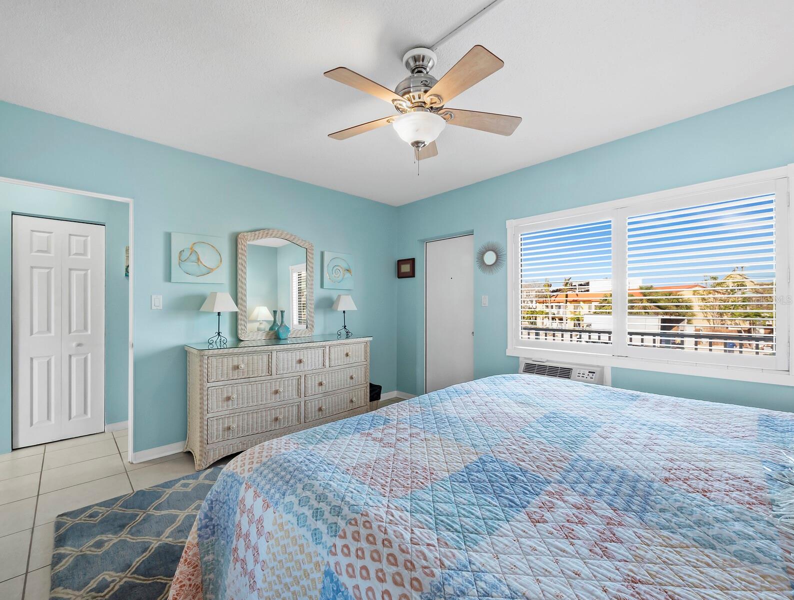 475 BENJAMIN FRANKLIN DRIVE, #215, Sarasota, FL 34236