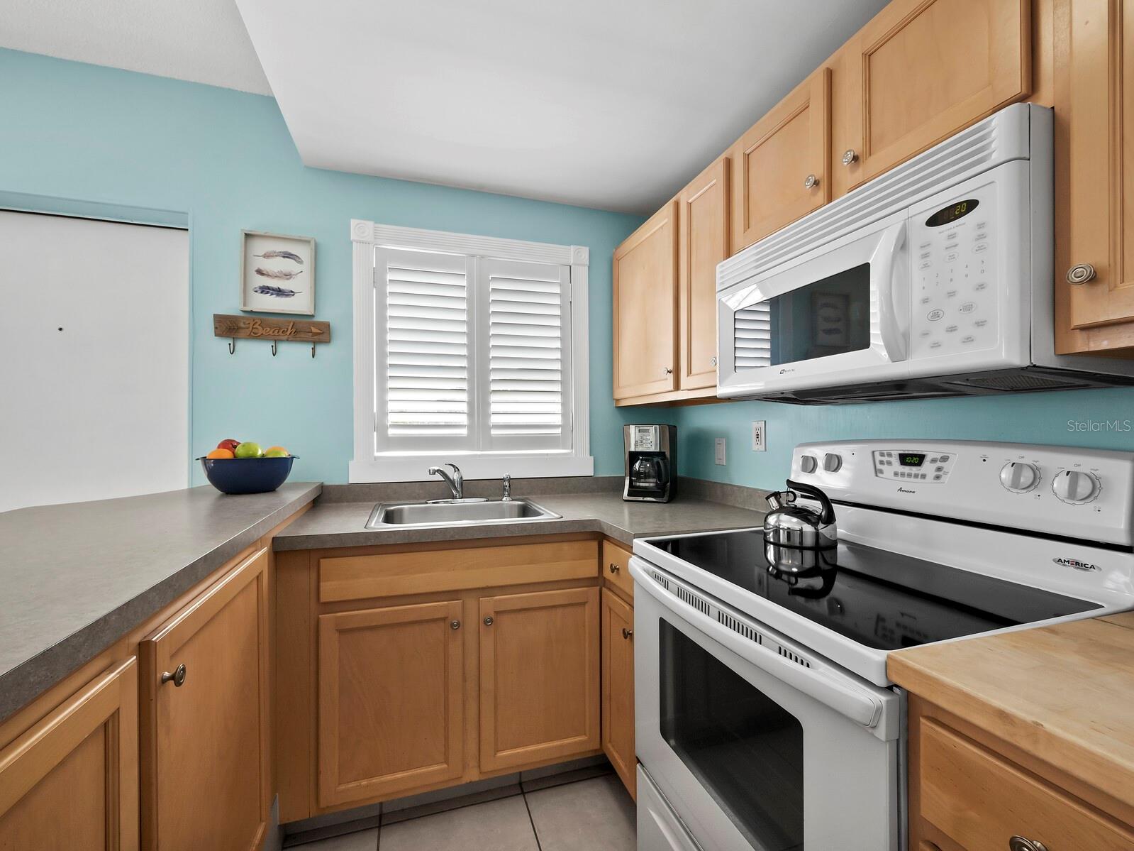 475 BENJAMIN FRANKLIN DRIVE, #215, Sarasota, FL 34236 475 BENJAMIN FRANKLIN DRIVE, #215, Sarasota, FL 34236