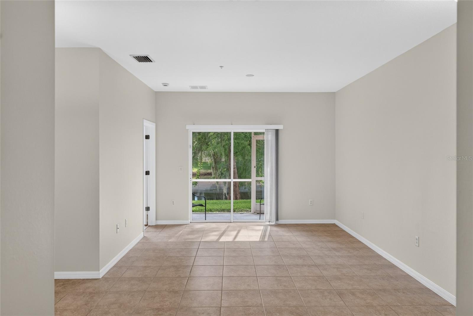 3707 PARKRIDGE CIRCLE, #7-106, Sarasota, FL 34243