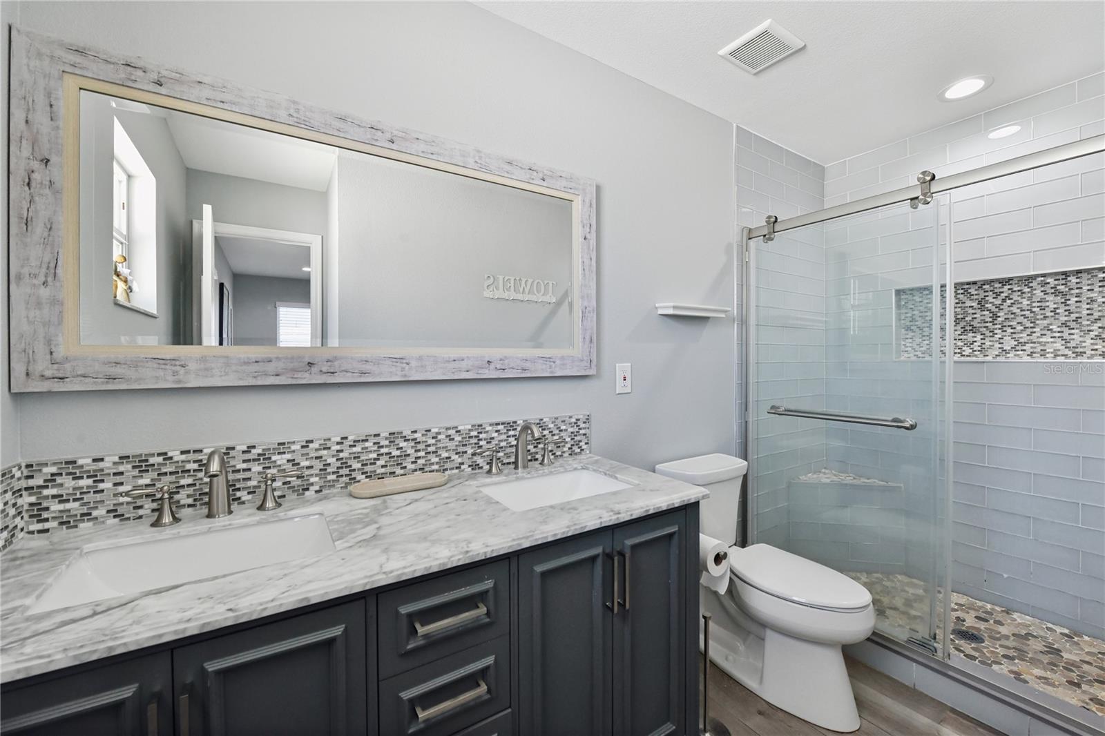 Master Bed Bathroom