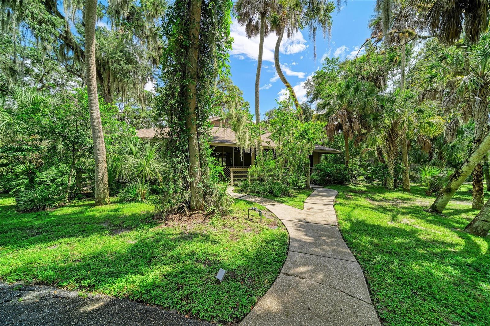 2403 ARBORETUM CIRCLE, #29, Sarasota, FL 34232