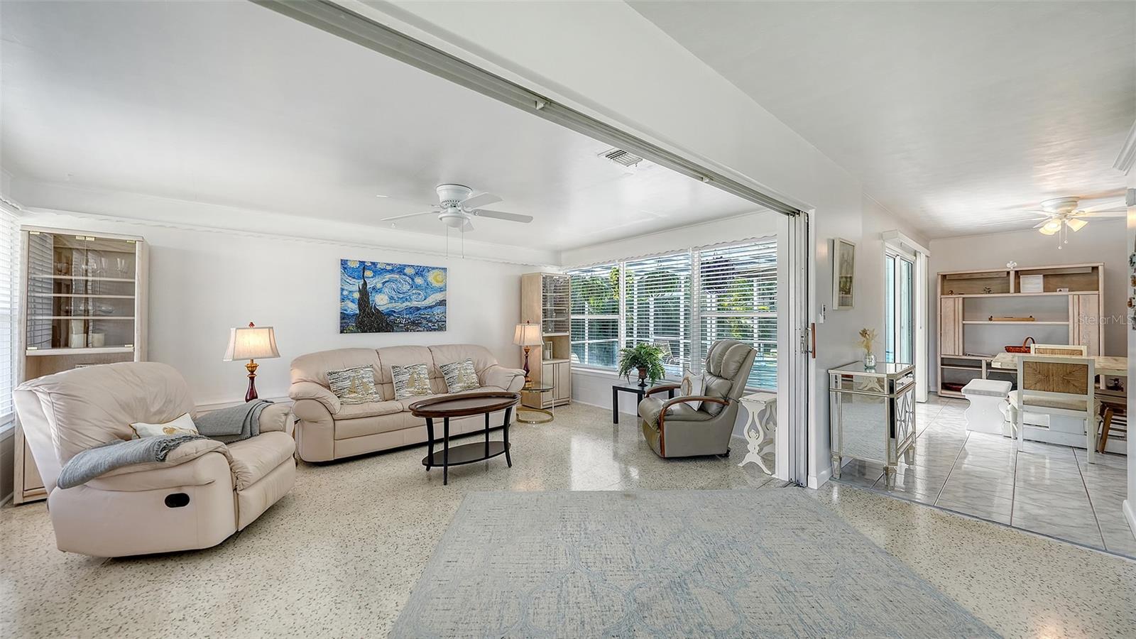 Florida room Apt A