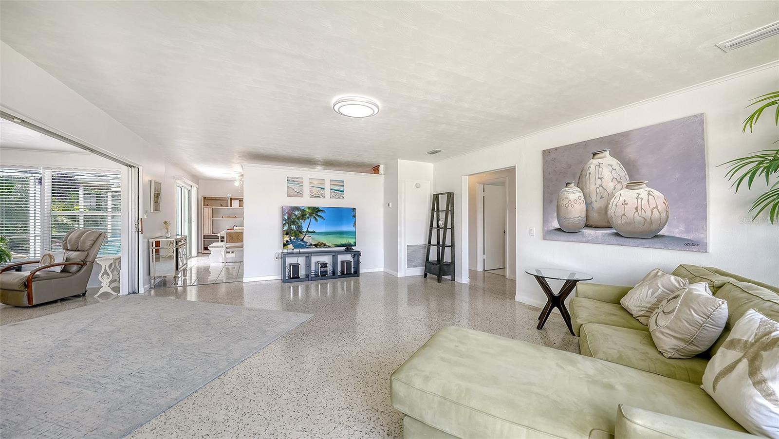Living room Apt A