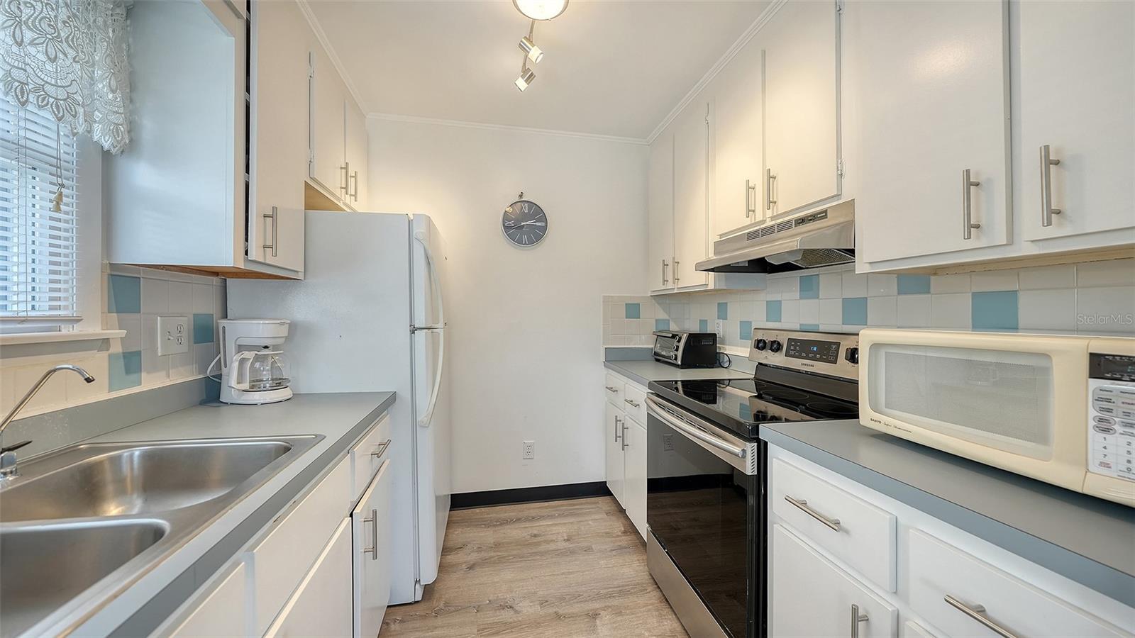 Kitchen Apt B