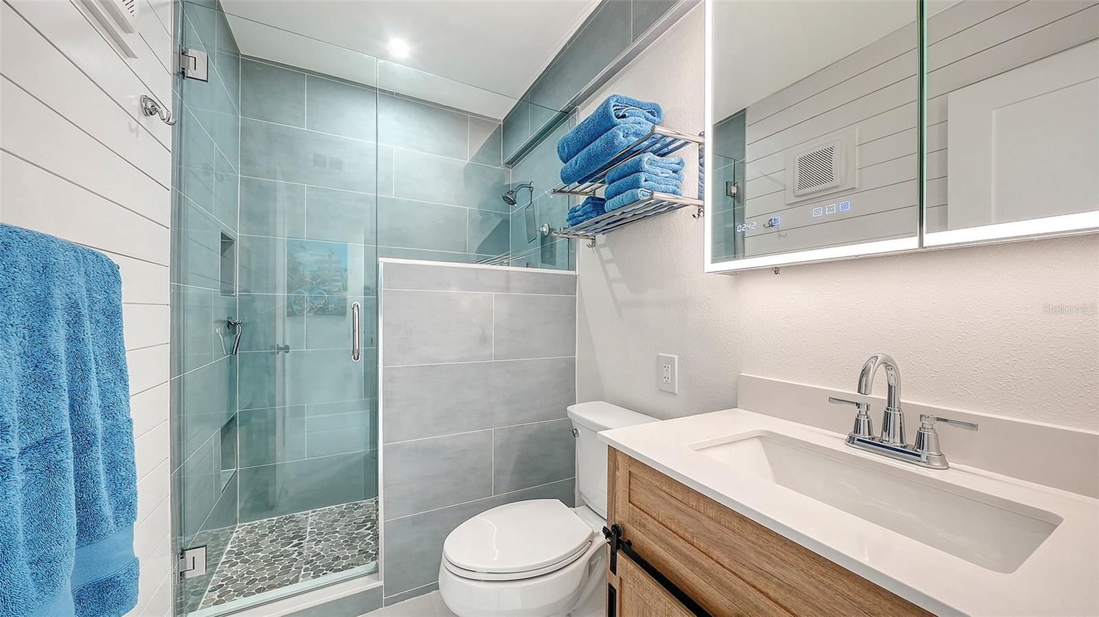 771 JOHN RINGLING BOULEVARD, #5, Sarasota, FL 34236