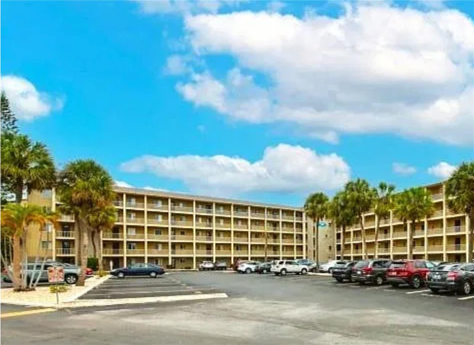 3917 LAKE BAYSHORE DRIVE, #F-307, Bradenton, FL 34205