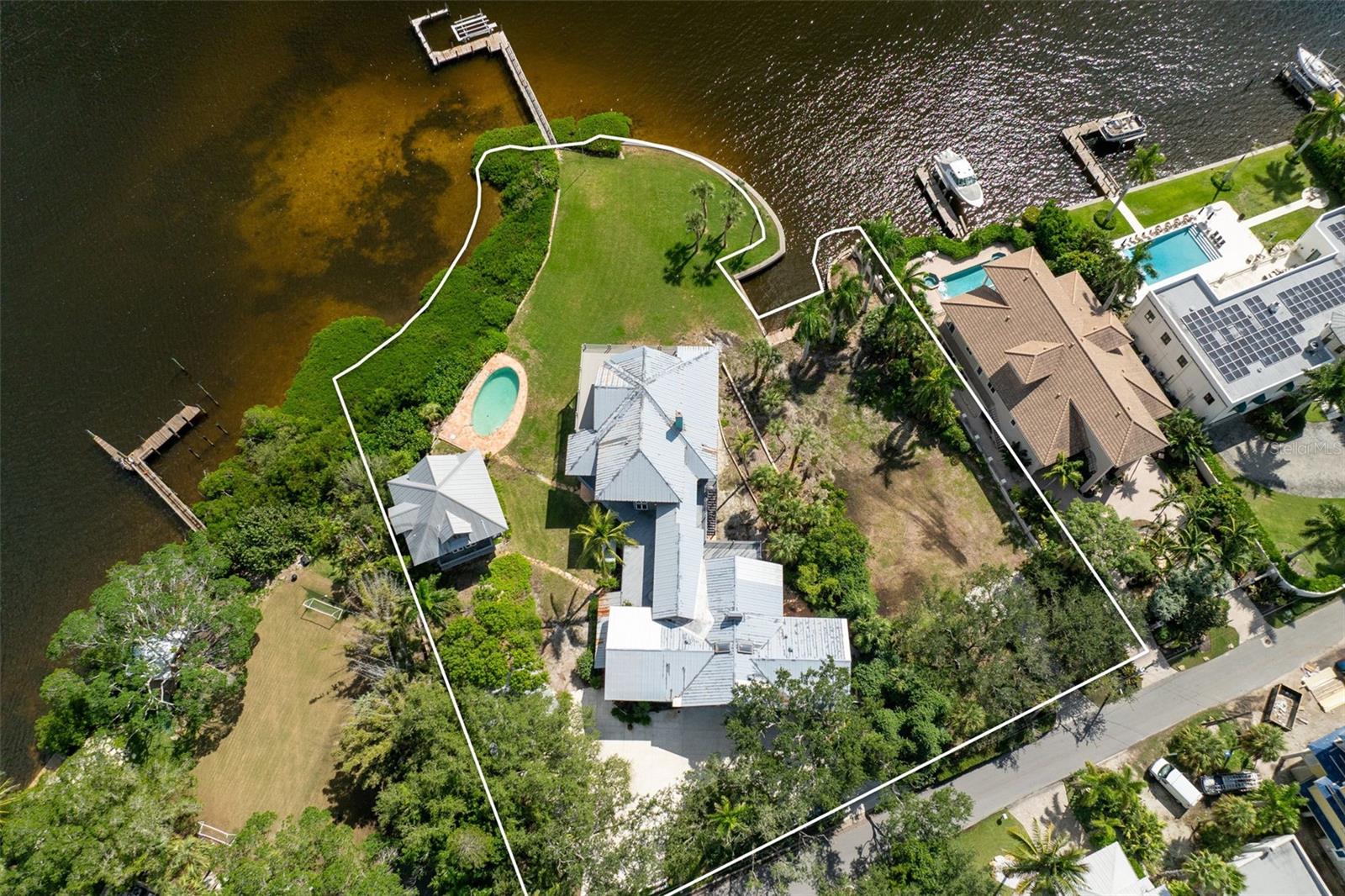 4196 ROBERTS POINT CIRCLE, Sarasota, FL 34242