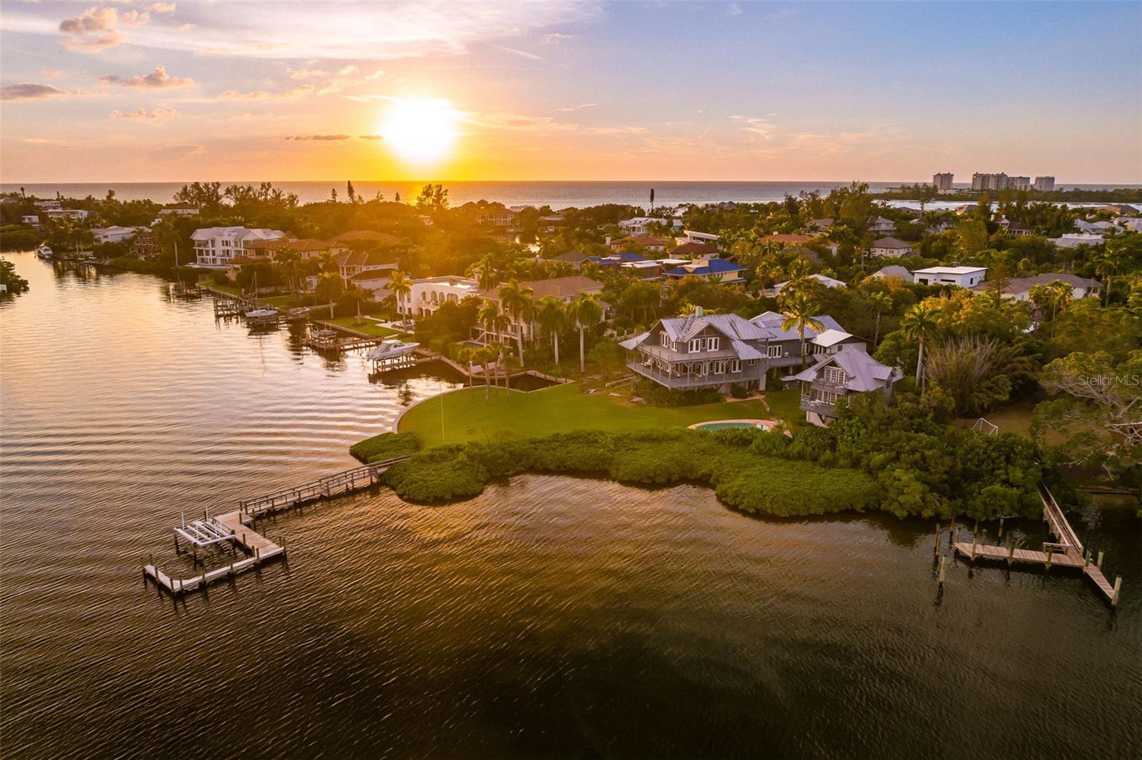 4196 ROBERTS POINT CIRCLE, Sarasota, FL 34242
