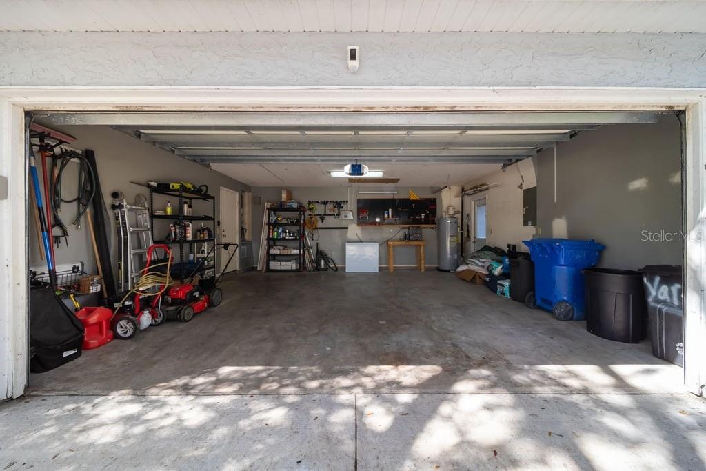 Oversized 2 car garage