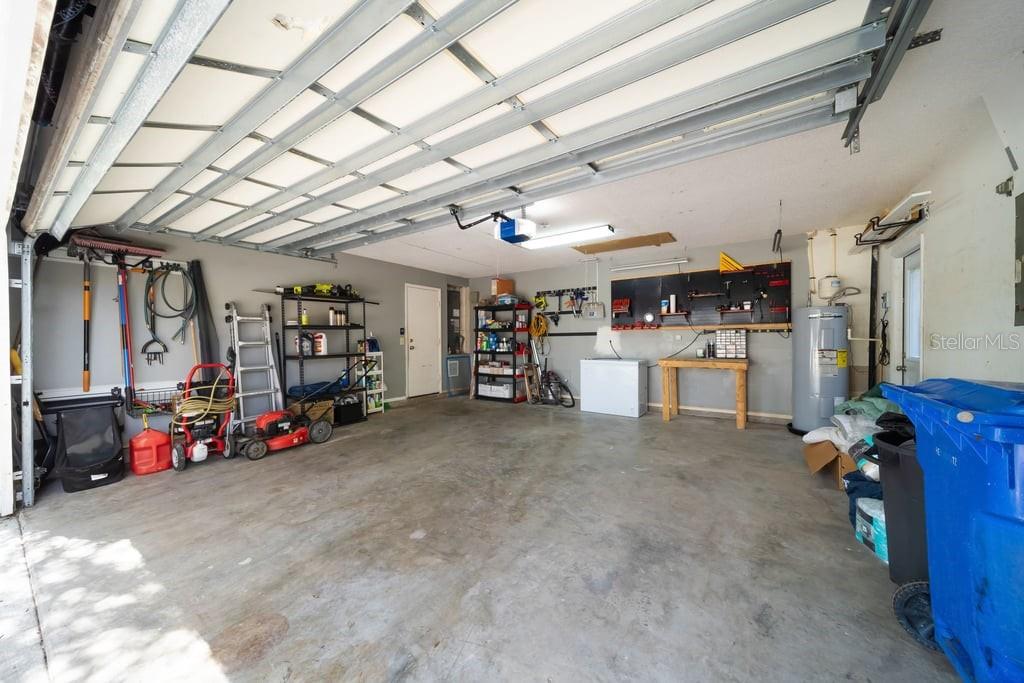 Oversized 2 car garage