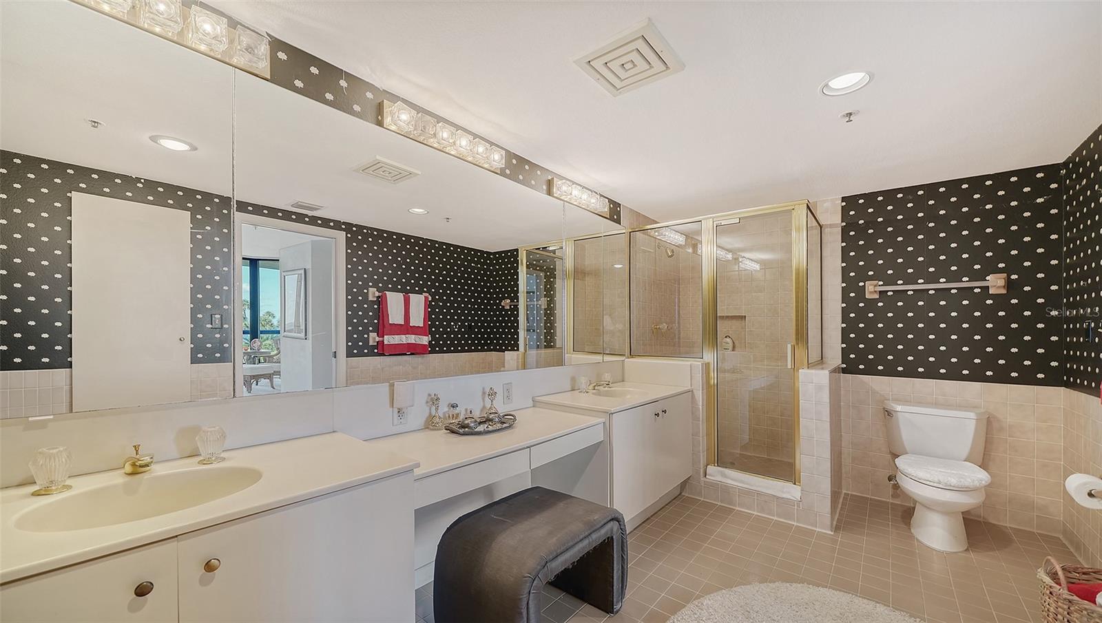 2110 HARBOURSIDE DRIVE, #523, Longboat Key, FL 34228