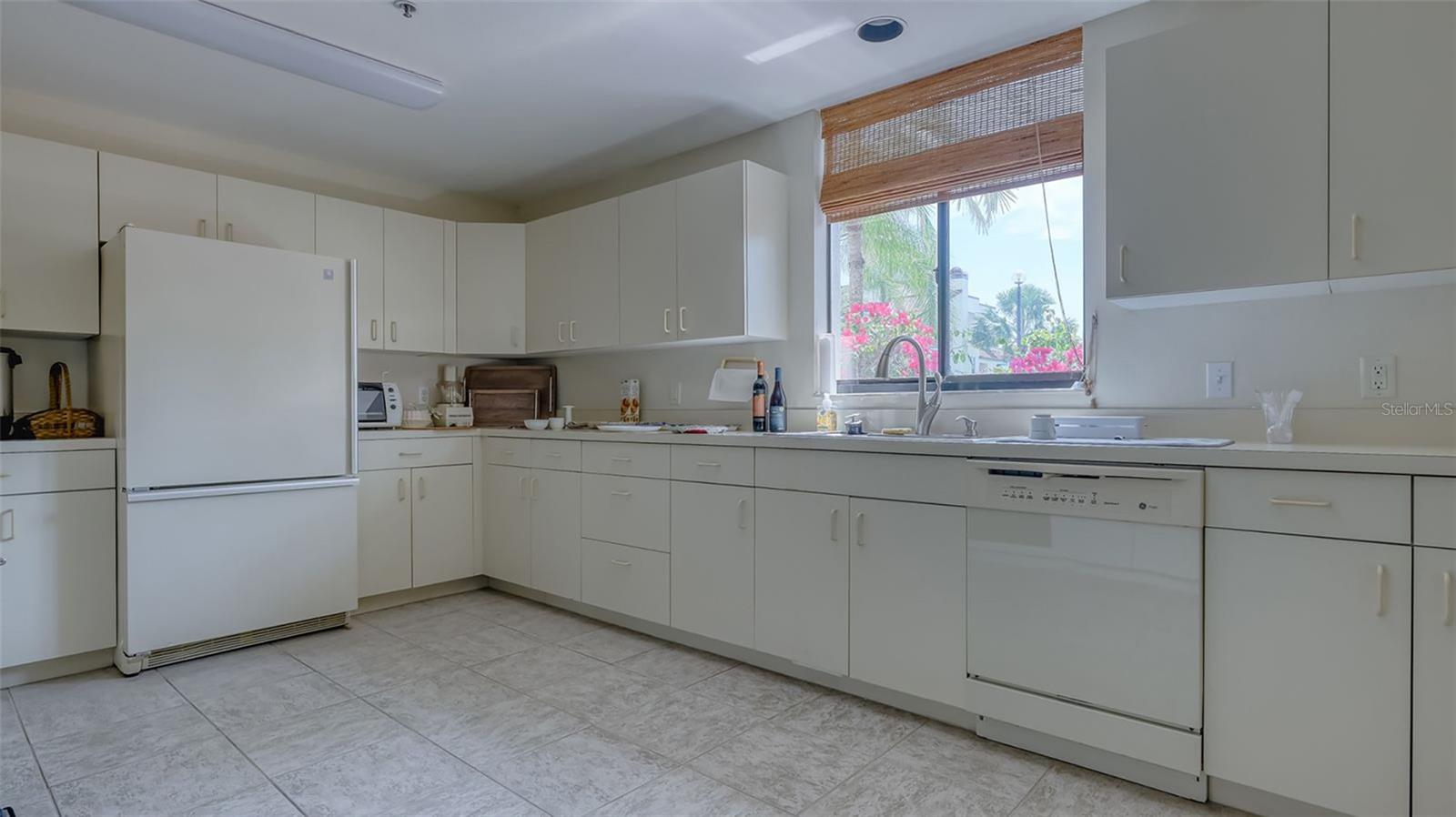 2110 HARBOURSIDE DRIVE, #523, Longboat Key, FL 34228