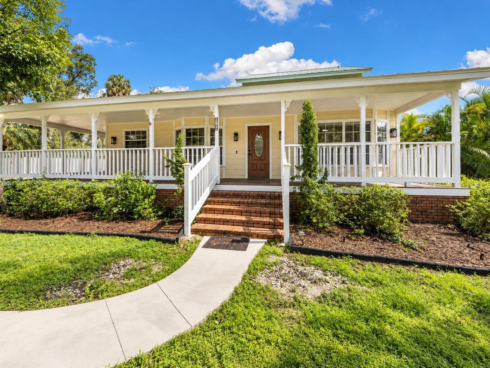 3705 65TH STREET E, Bradenton, FL 34208