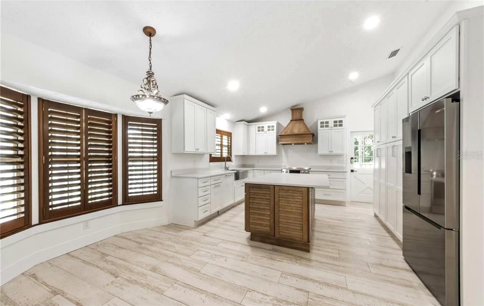 3705 65TH STREET E, Bradenton, FL 34208