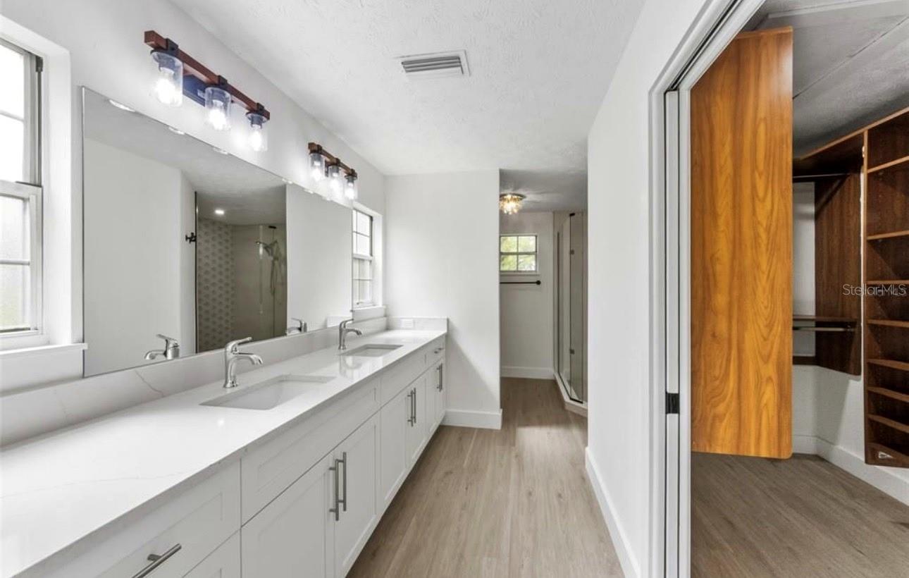 3705 65TH STREET E, Bradenton, FL 34208