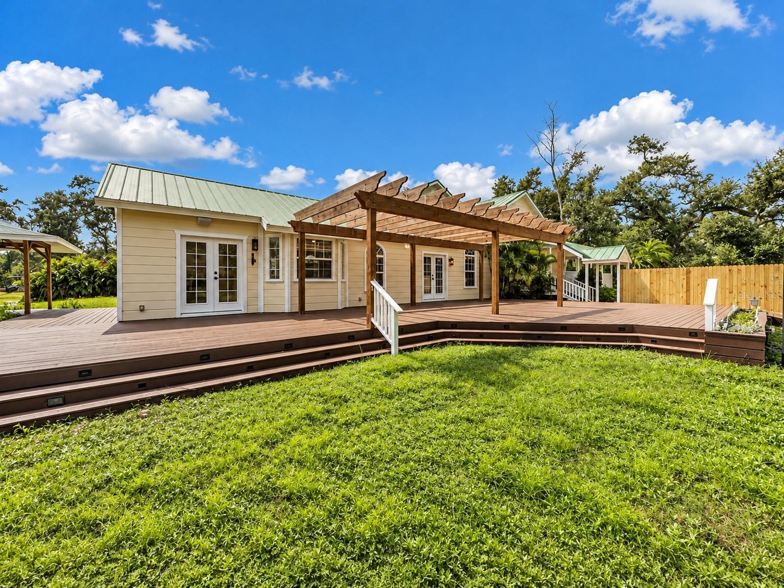 3705 65TH STREET E, Bradenton, FL 34208
