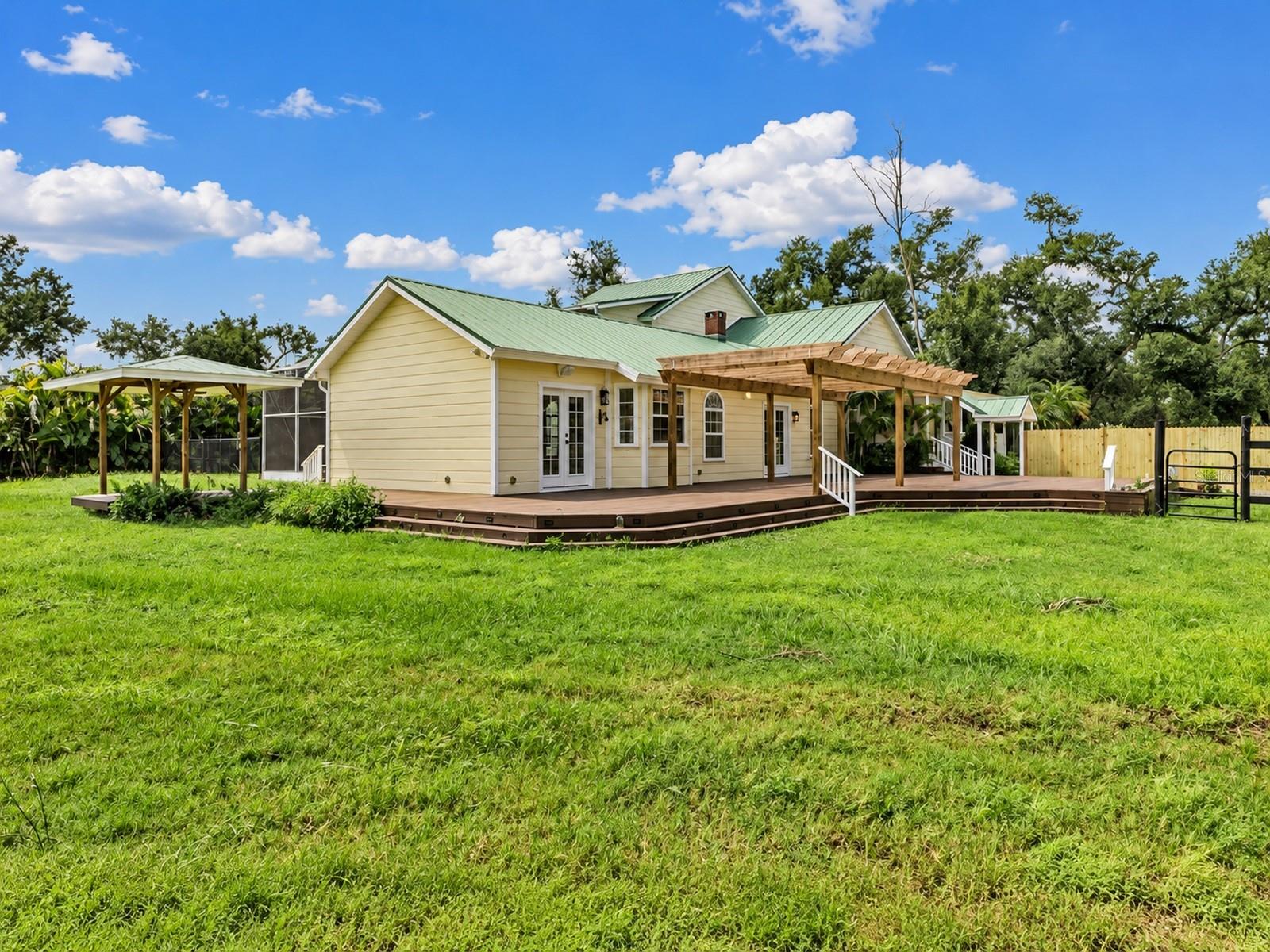 3705 65TH STREET E, Bradenton, FL 34208
