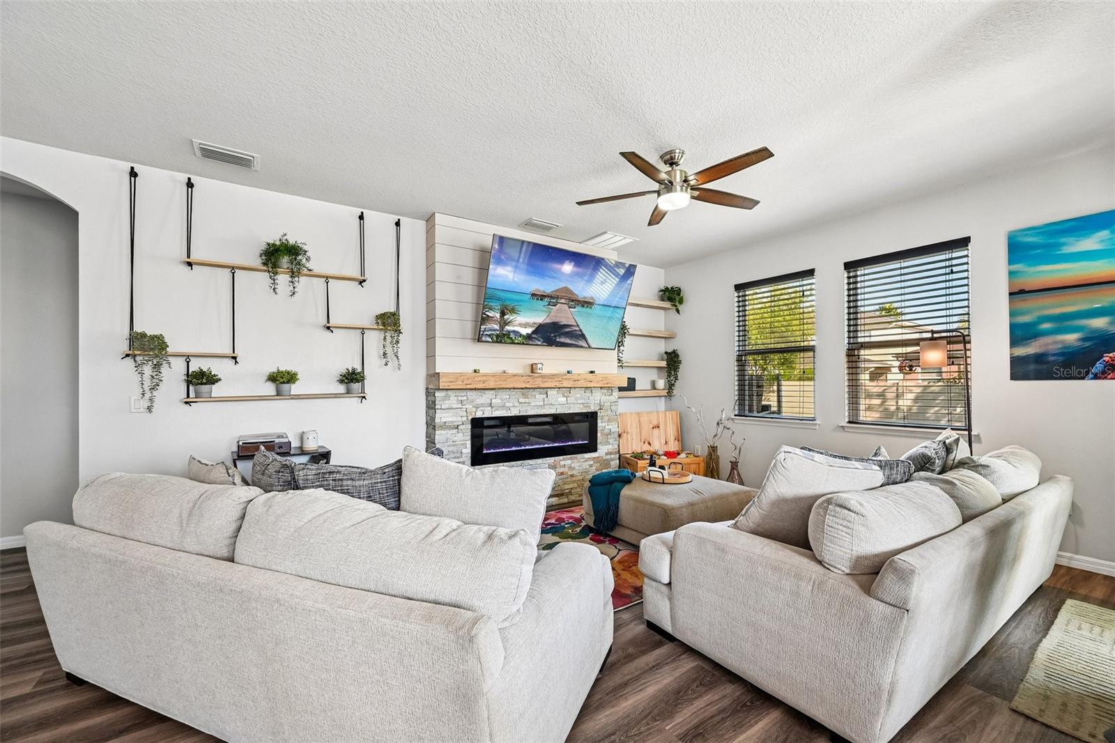 11103 SPRING POINT CIRCLE, Riverview, FL 33579 11103 SPRING POINT CIRCLE, Riverview, FL 33579