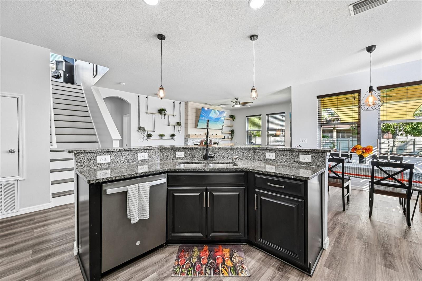 11103 SPRING POINT CIRCLE, Riverview, FL 33579 11103 SPRING POINT CIRCLE, Riverview, FL 33579