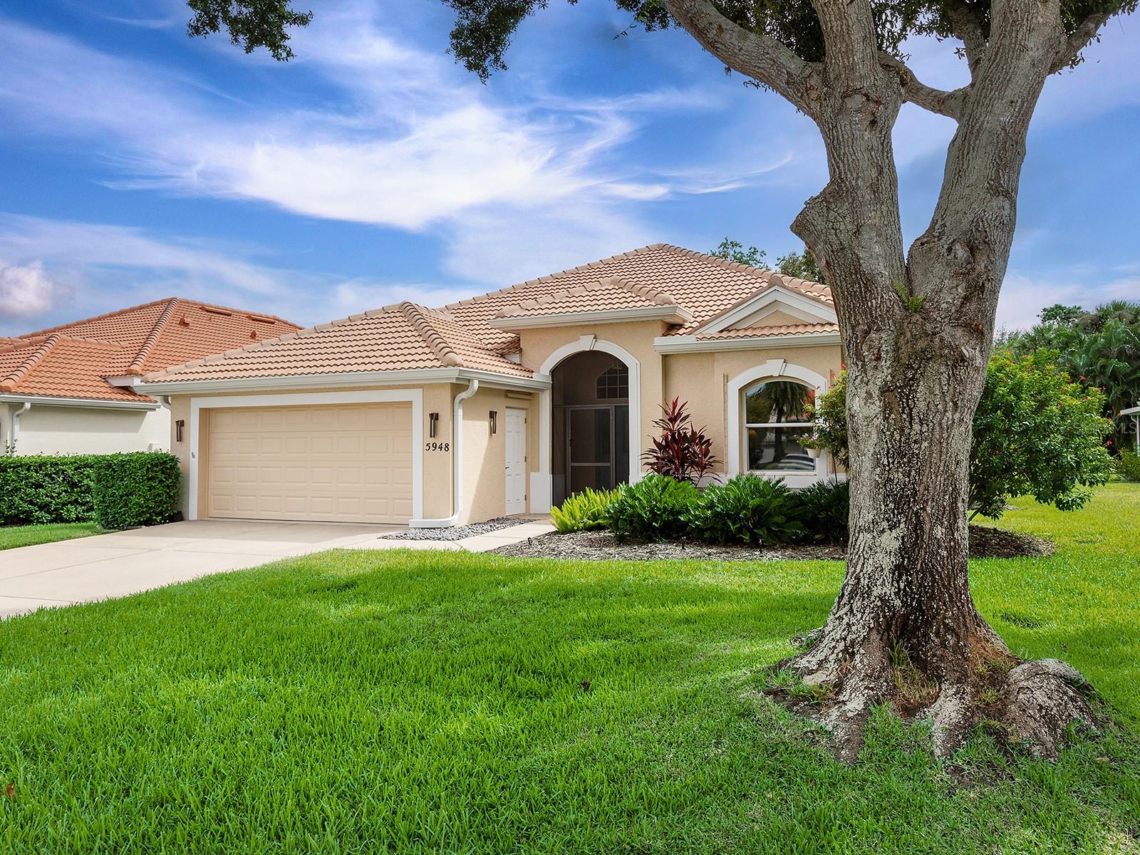 5948 SANDSTONE AVENUE, Sarasota, FL 34243 5948 SANDSTONE AVENUE, Sarasota, FL 34243