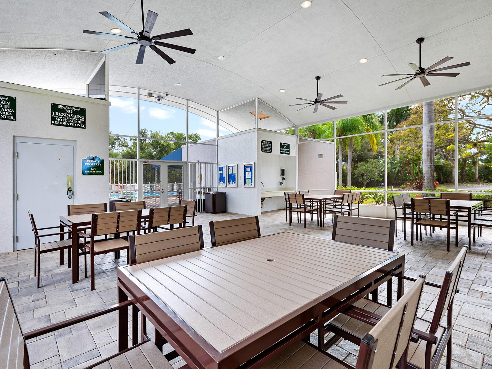 5948 SANDSTONE AVENUE, Sarasota, FL 34243