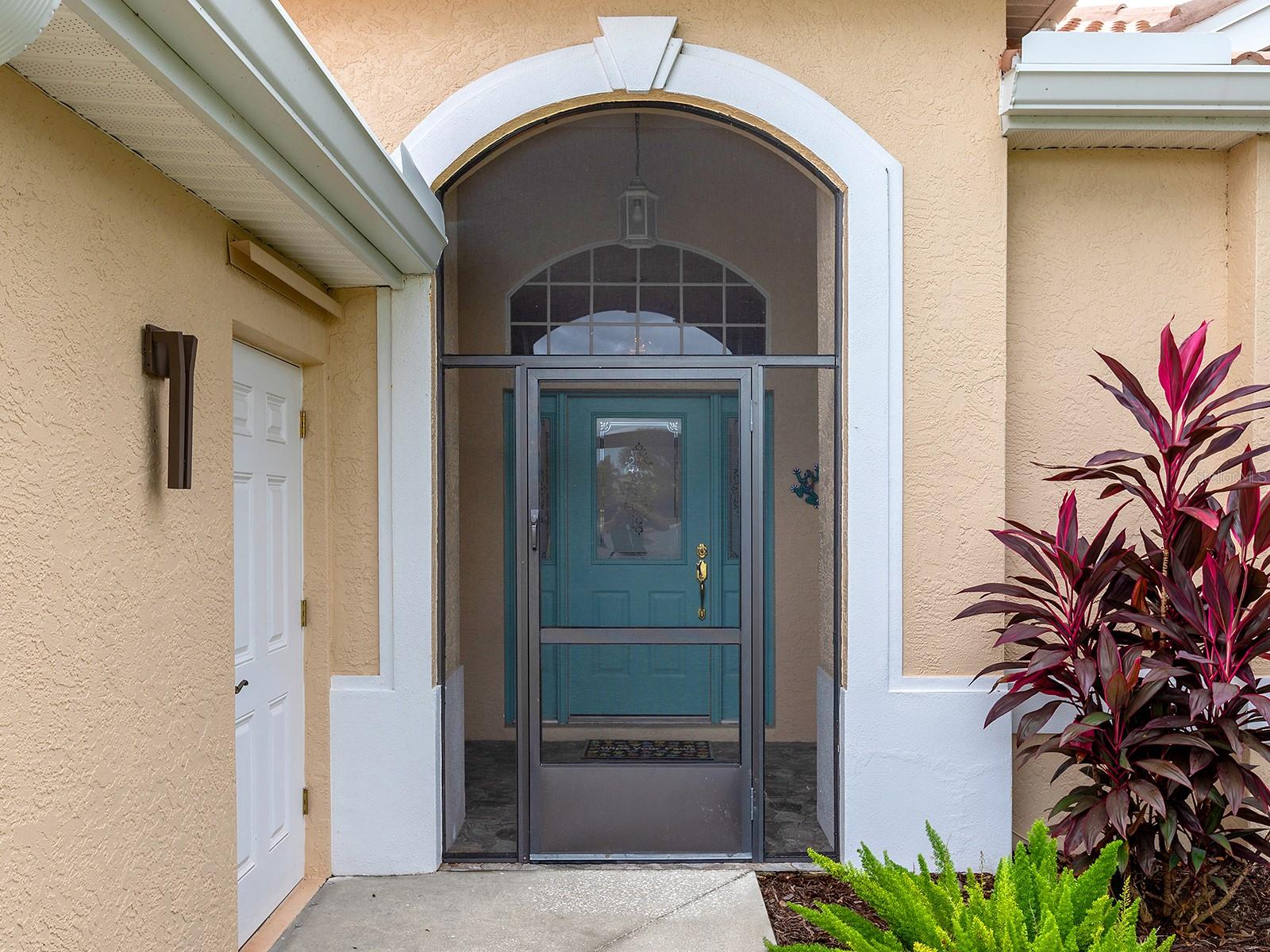5948 SANDSTONE AVENUE, Sarasota, FL 34243 5948 SANDSTONE AVENUE, Sarasota, FL 34243