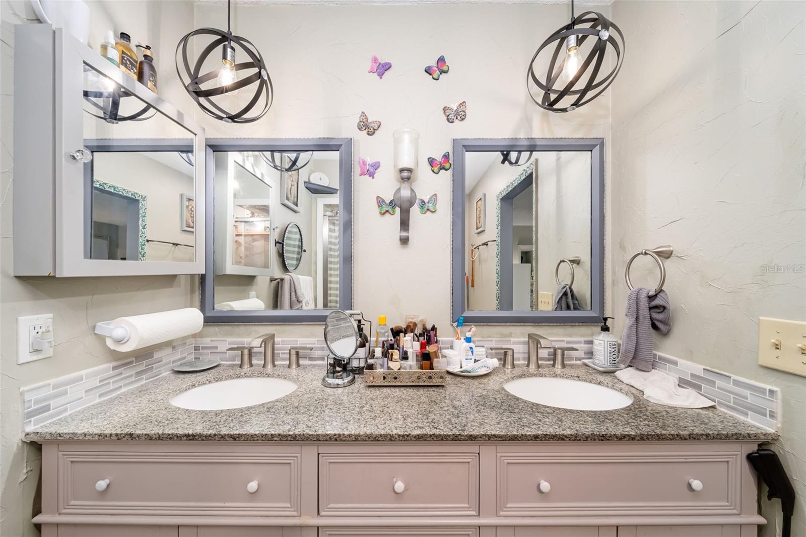 7236 LAS CASAS DR, Sarasota, FL 34243