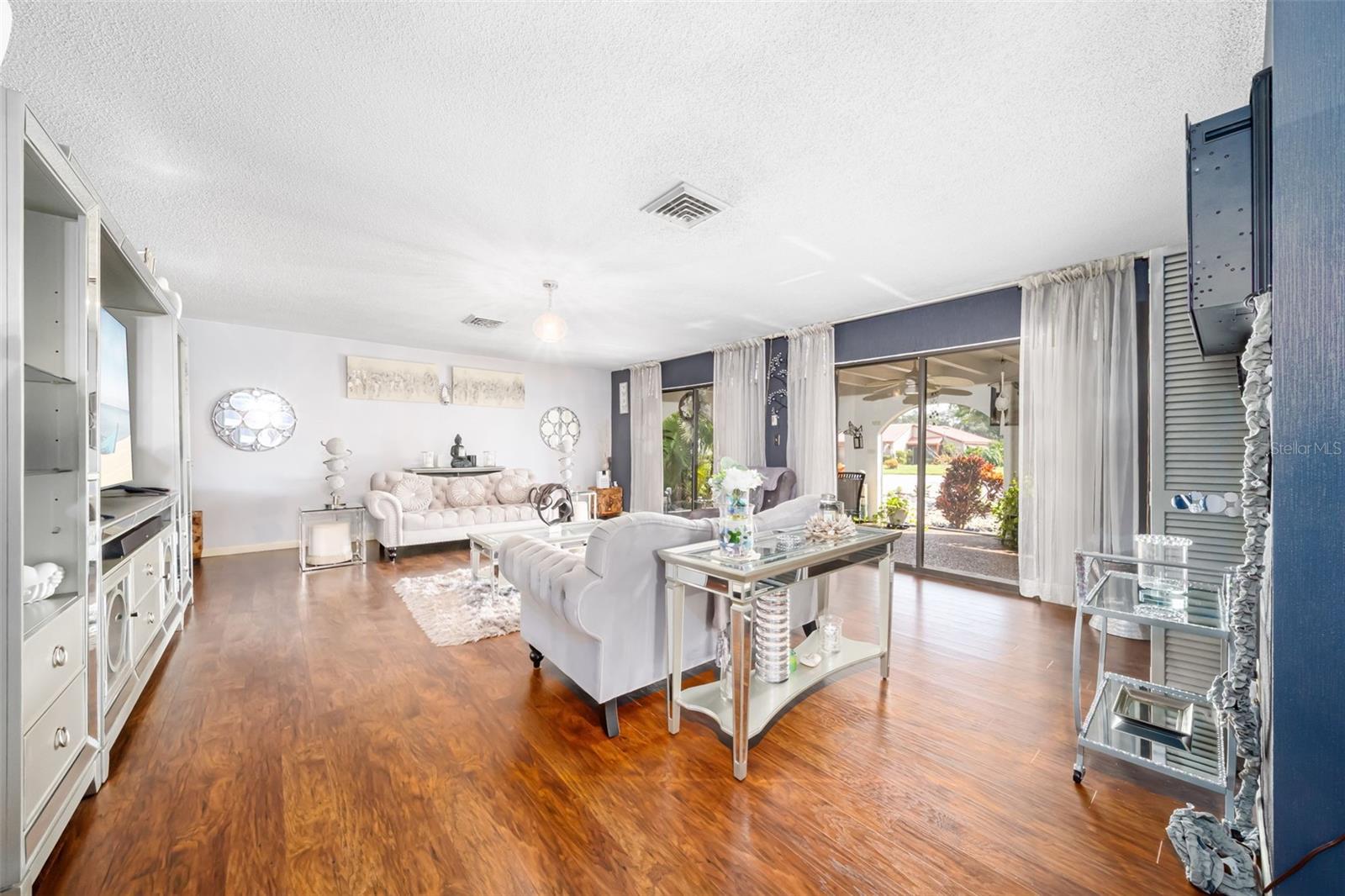 7236 LAS CASAS DR, Sarasota, FL 34243