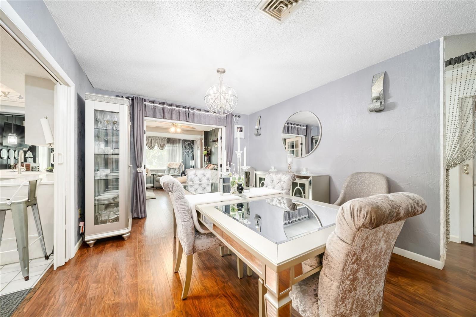 7236 LAS CASAS DR, Sarasota, FL 34243
