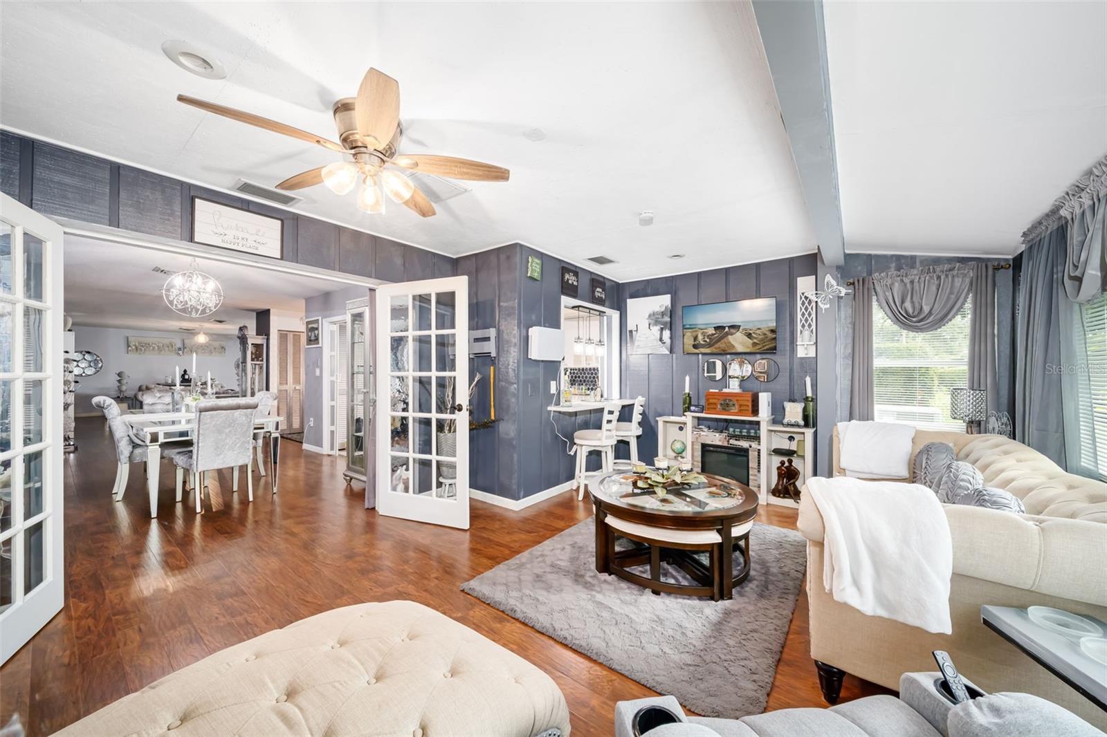 7236 LAS CASAS DR, Sarasota, FL 34243